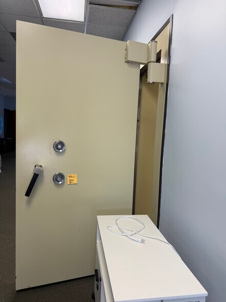 More Photos Of 15 Dawn Rd, Pinehurst Office For Lease