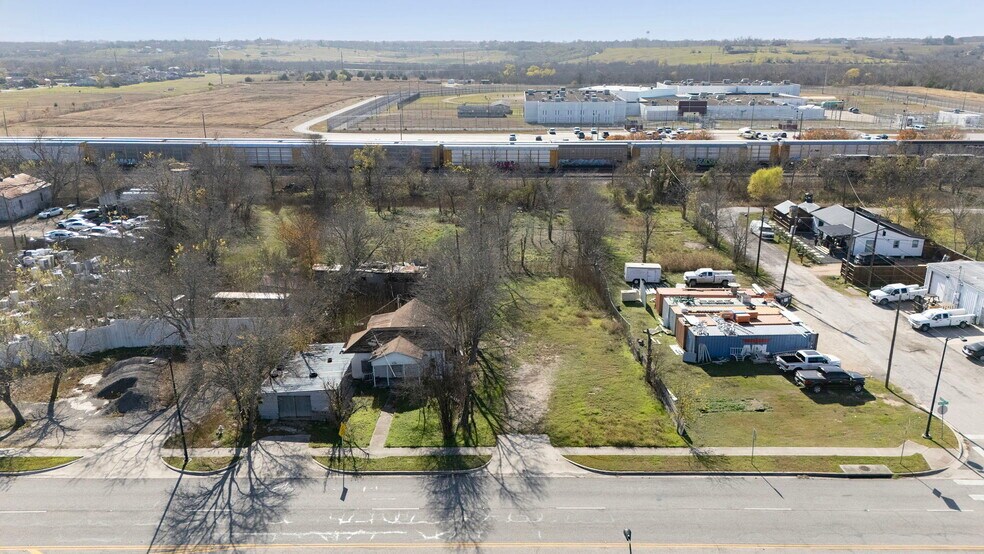 More Photos Of 919 W 2nd St, Taylor Land For Sale