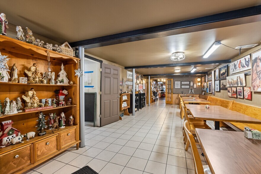 More Photos Of 531-535 N Market Blvd, Chehalis Restaurant For Sale