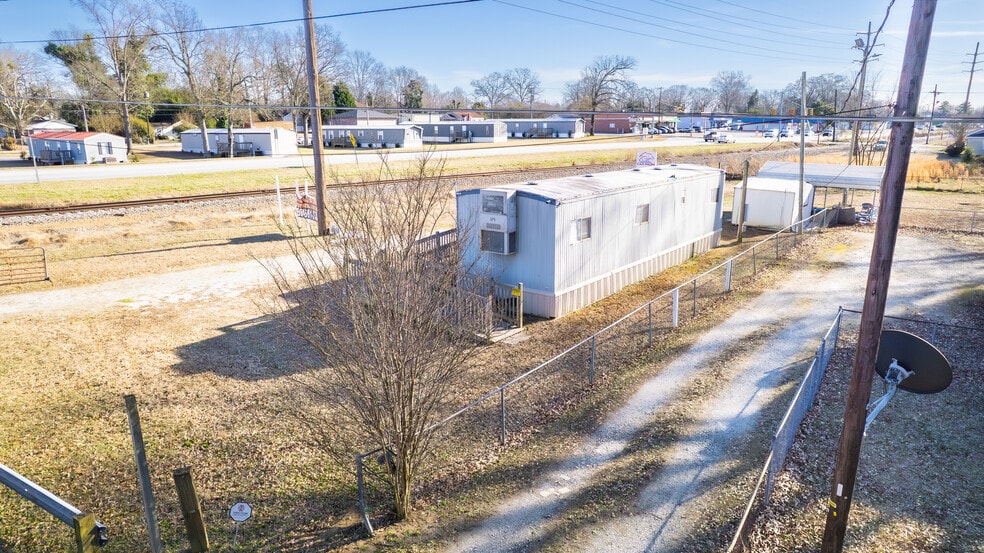 More Photos Of 207 Manley Dr, Anderson Office Residential For Sale