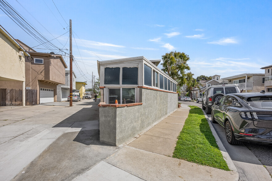 More Photos Of 1521 Marine Ave, Seal Beach Apartments For Sale
