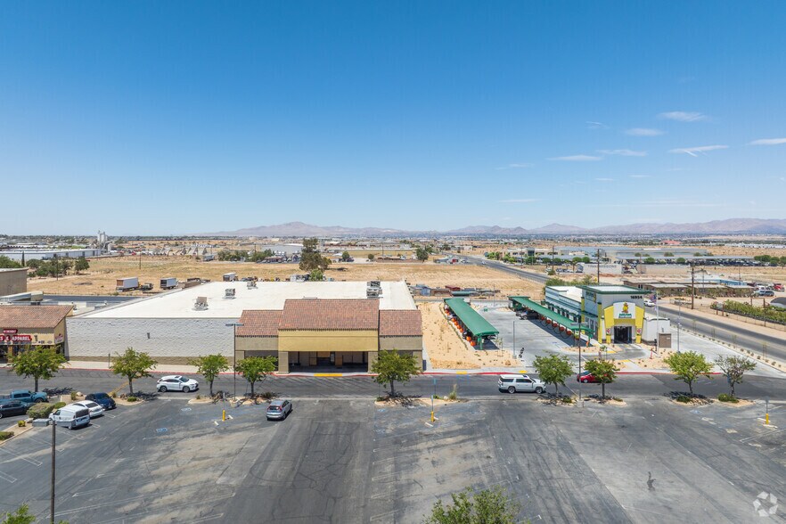 More Photos Of 16968 Main St, Hesperia Freestanding For Lease
