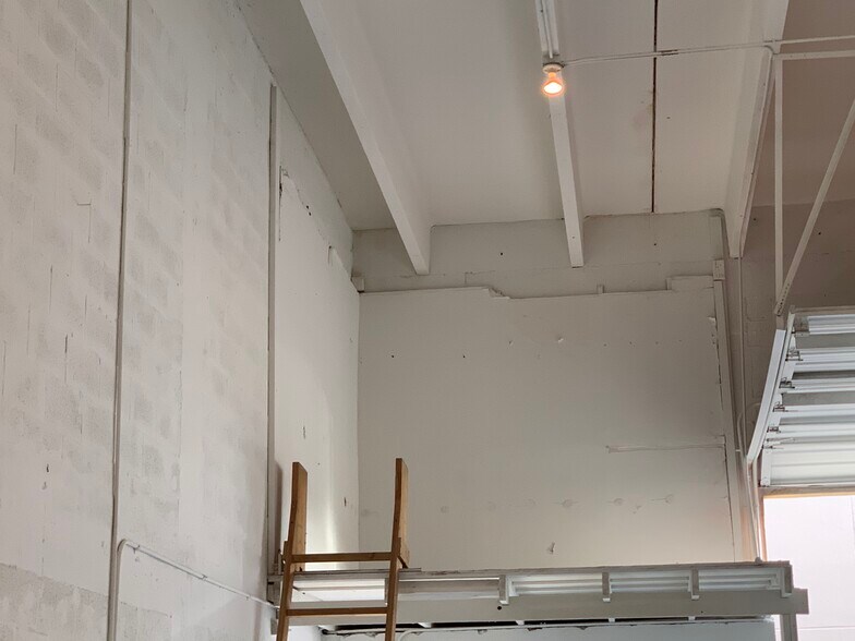 More Photos Of 2450 W 82nd St, Hialeah Coworking Space