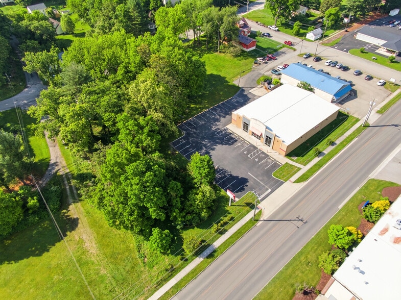 More Photos Of 800 W Main St, Radford Freestanding For Sale