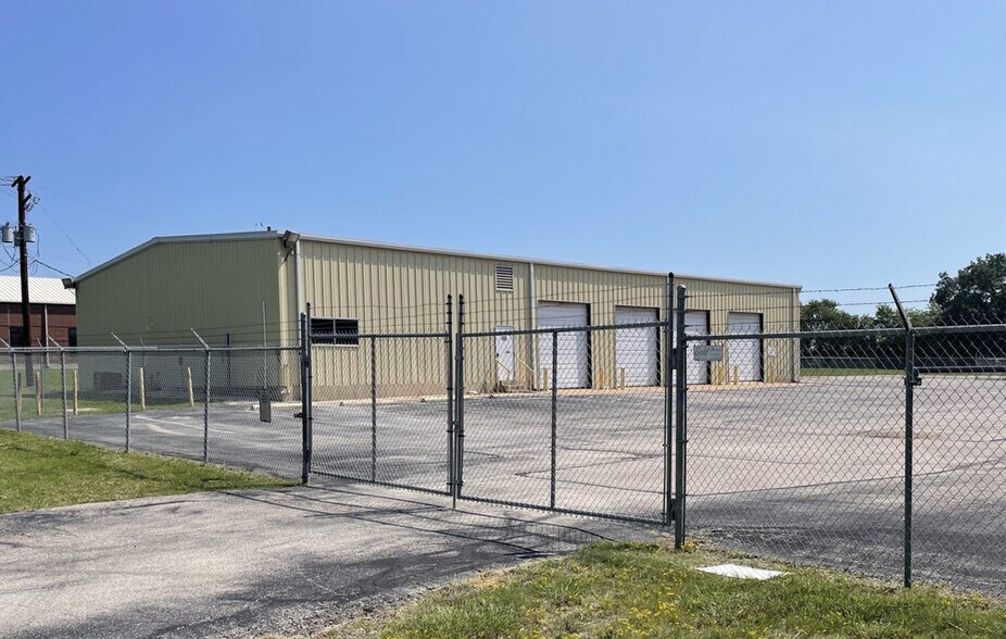 Primary Photo Of 1155 W Osr, Bryan Distribution For Lease