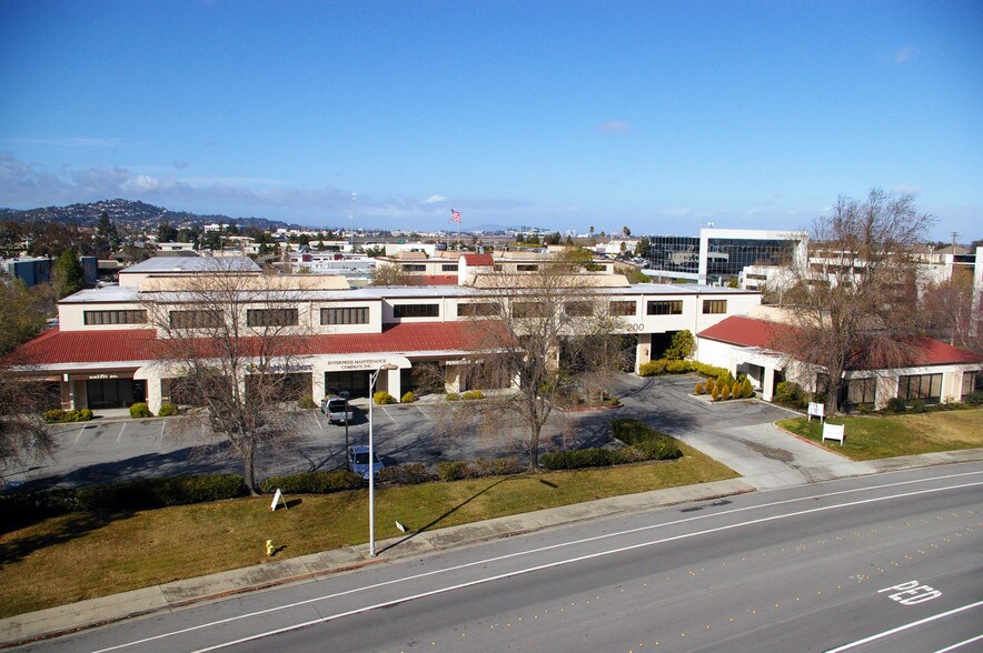 More Photos Of 335 Convention Way, Redwood City Unknown For Lease