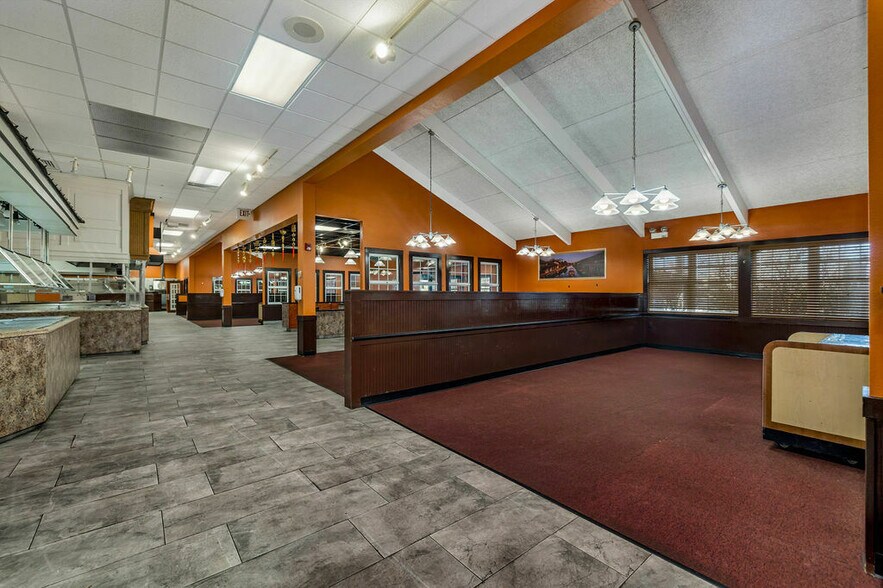 More Photos Of 12090 Mason Montgomery Rd, Cincinnati Restaurant For Sale