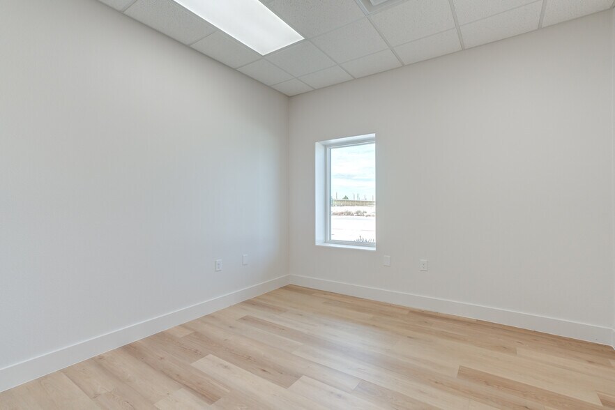 More Photos Of 3229 118th St, Lubbock Distribution For Sale