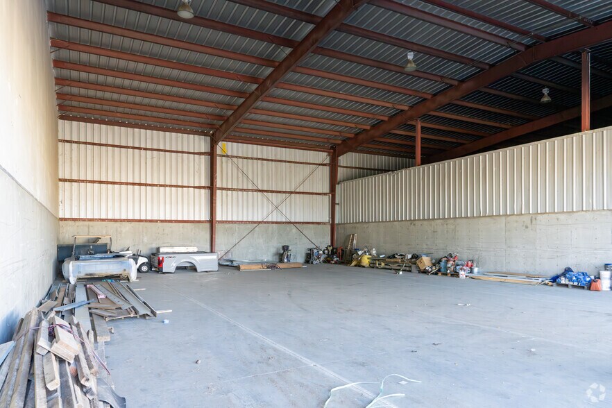 More Photos Of 561 N American St, Shafter Industrial For Lease