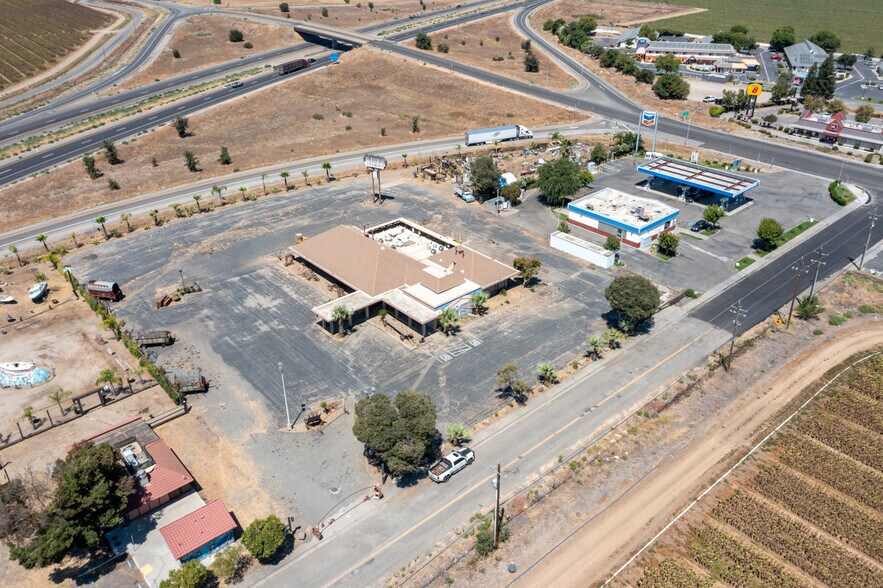 More Photos Of 4070 Country Rd 89, Dunnigan Restaurant For Sale
