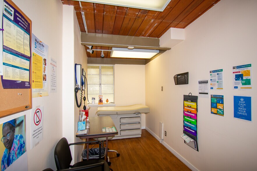 More Photos Of 408 W 45th St, Austin Medical For Sale