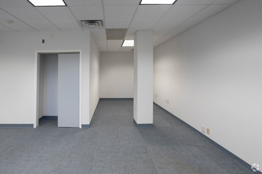 More Photos Of 900 Us Highway 9 N, Woodbridge Office For Lease