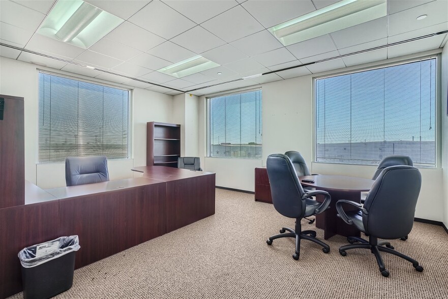 More Photos Of 1310 Rankin Rd, Houston Office For Lease