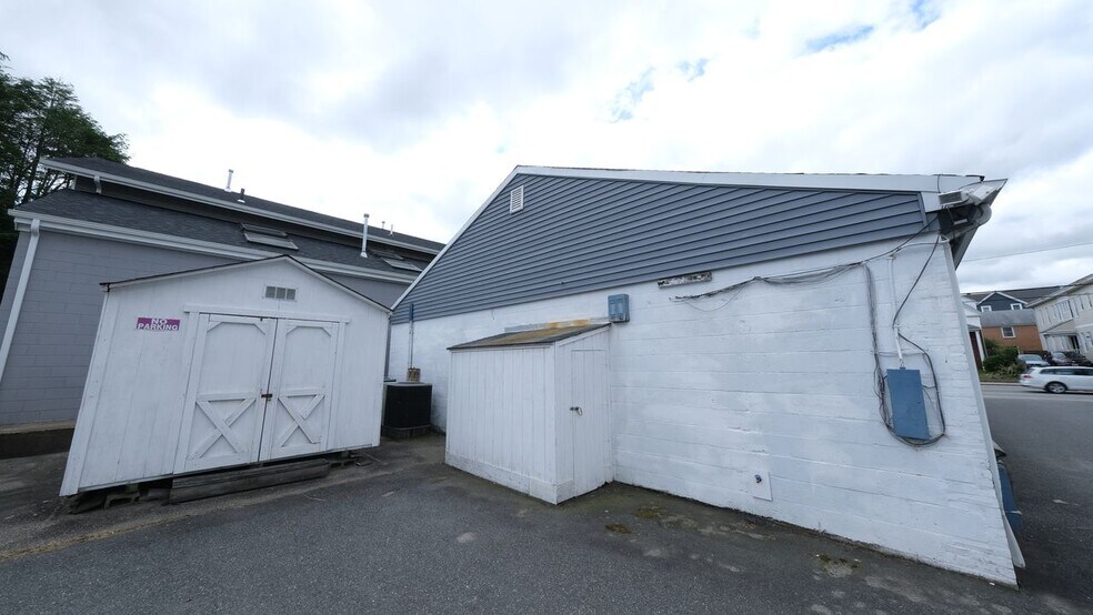 More Photos Of 761 Park Ave, Cranston Medical For Lease