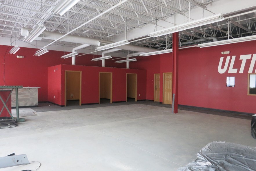 More Photos Of 1901 Hamilton Blvd, Sioux City General Retail For Sale