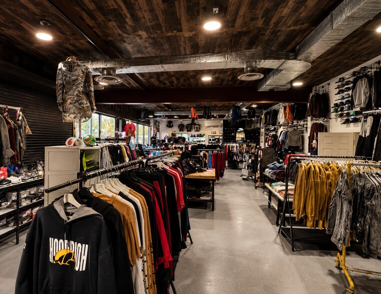 More Photos Of 1518-1520 Sunrise Hwy, Bay Shore Storefront For Sale