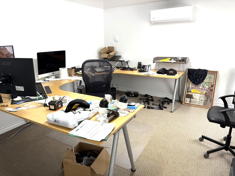 More Photos Of 218 Lockhart Rd, Barrie Service For Sale