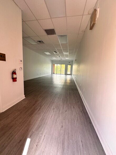 More Photos Of 5911 NW 173rd Dr, Hialeah Office For Lease