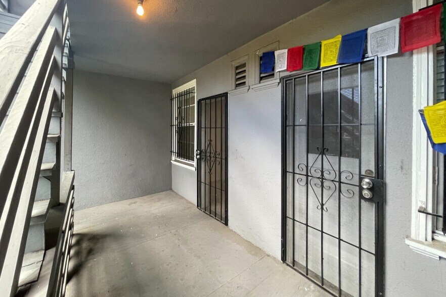 More Photos Of 1000 E 33rd St, Oakland Apartments For Sale