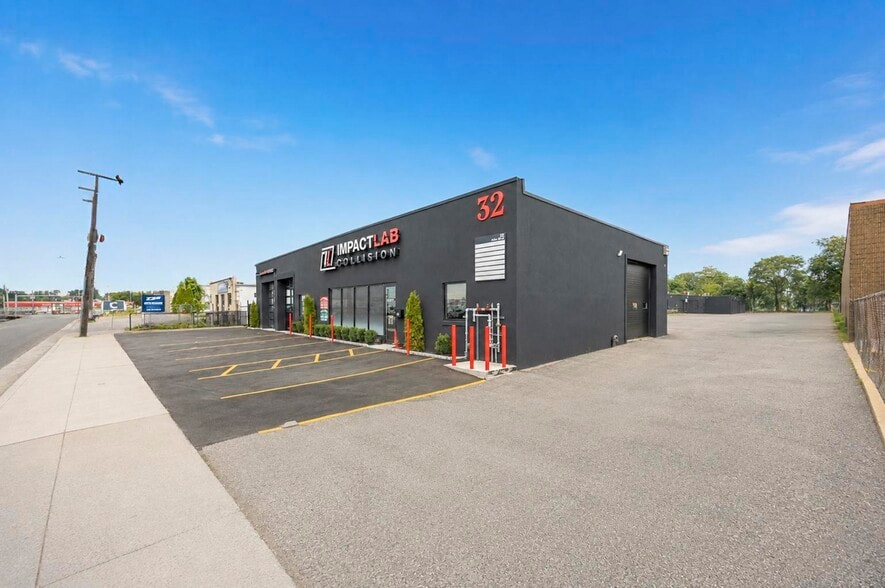 More Photos Of 32 Allen Blvd, Farmingdale Warehouse For Sale