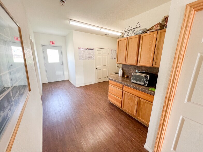 More Photos Of 1307 US-84, Coleman Warehouse For Sale