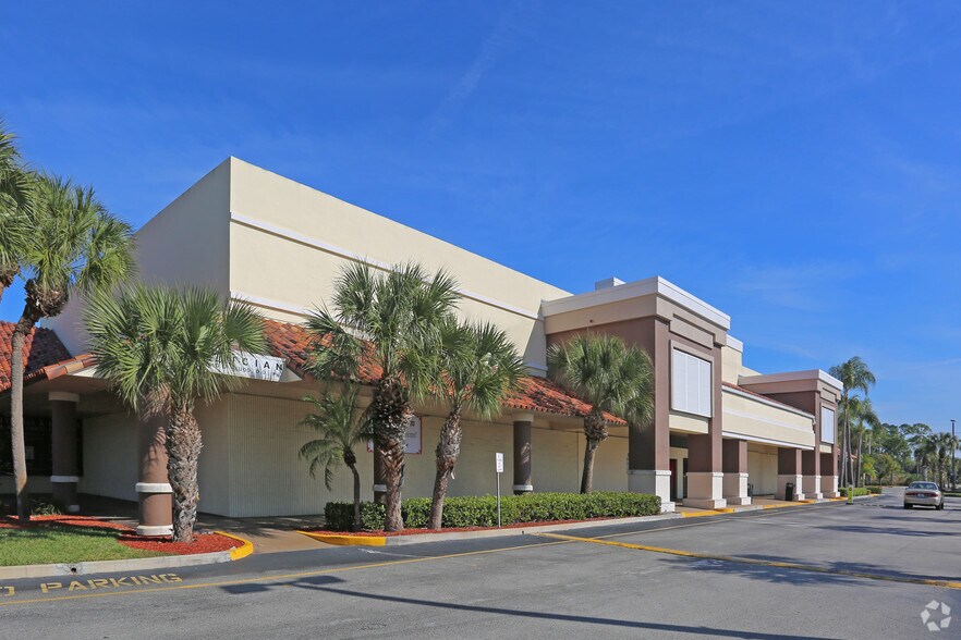 More Photos Of 7577-7781 Lake Worth Rd, Lake Worth Unknown For Lease