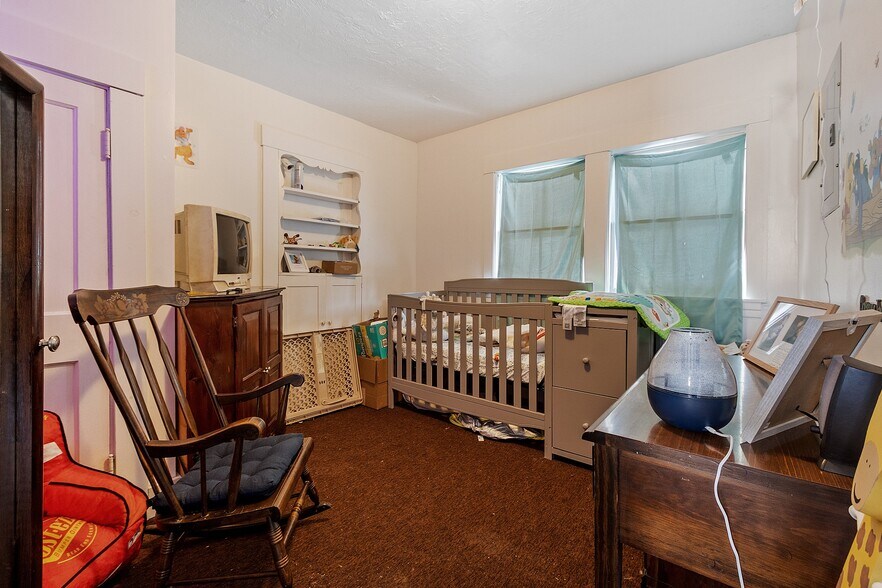 More Photos Of 61-63 Glenallen St, Winchendon Restaurant For Sale