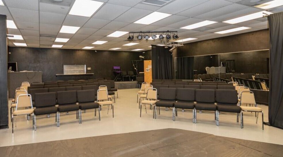 More Photos Of 689 Deltona Blvd, Deltona Office Residential For Sale