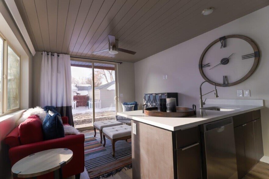 More Photos Of 280 E Washington Ave, Hayden Apartments For Sale