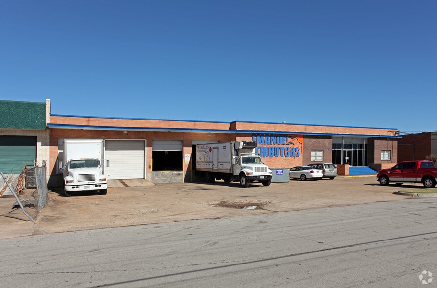 More Photos Of 2675 Freewood Dr, Dallas Warehouse For Lease
