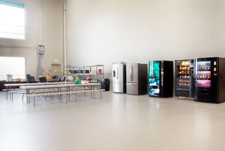 More Photos Of 10681 Production Ave, Fontana Distribution For Lease