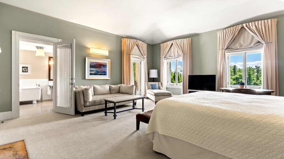 More Photos Of 11 Hawthorne Rd, Lenox Hotel For Sale