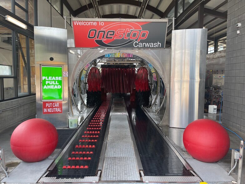 More Photos Of 2325 S Woodlands Village Blvd, Flagstaff Service Station For Sale