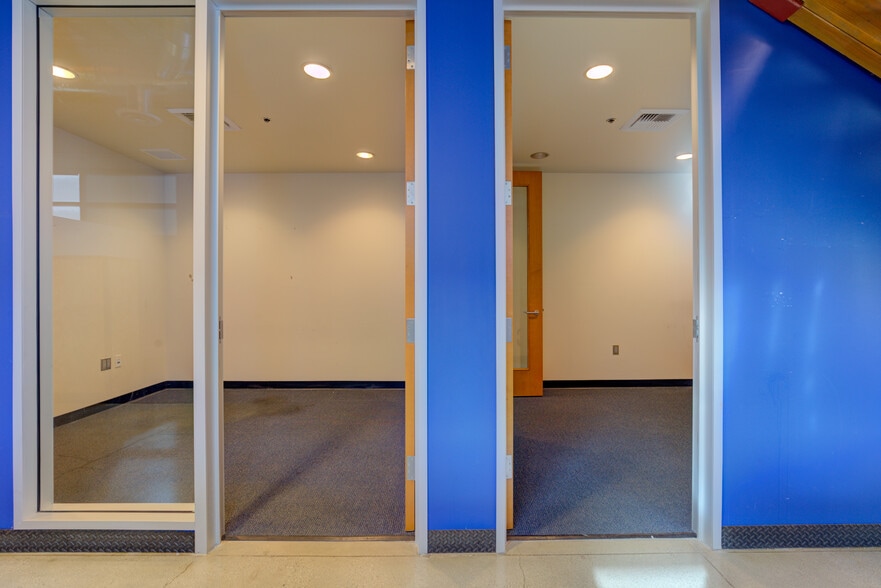 More Photos Of 130 Lomita St, El Segundo Research And Development For Lease