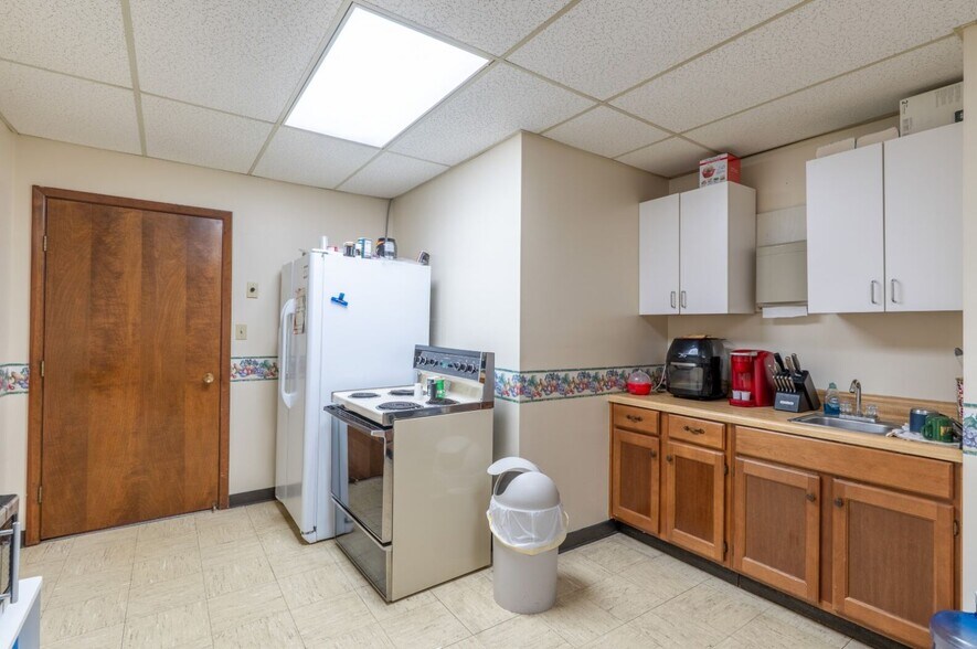 More Photos Of 5539 Gundy Dr, Midvale Industrial For Sale