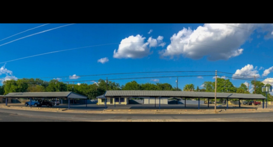 Primary Photo Of 228 W Main St, Kerrville General Retail For Sale