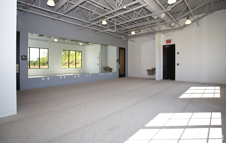 More Photos Of 1 Edison Dr, Alpharetta Unknown For Lease