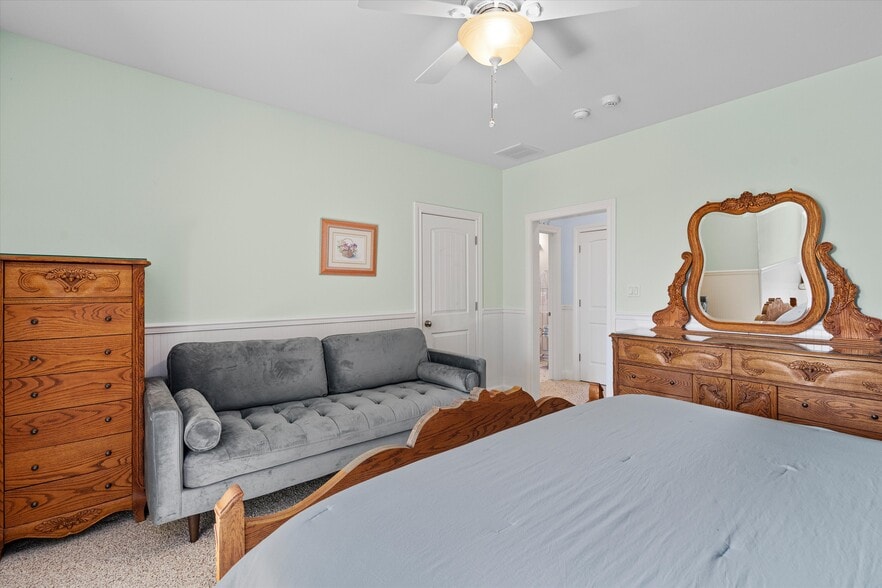 More Photos Of 1092 FM 3000, Elgin Specialty For Sale