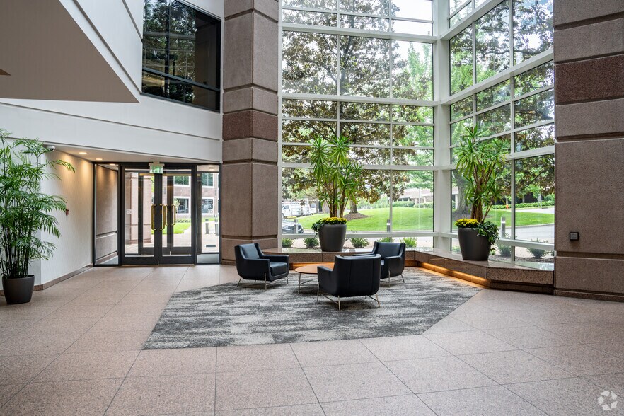 More Photos Of 1 Burton Hills Blvd, Nashville Unknown For Lease