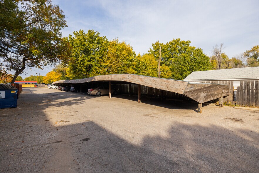 More Photos Of 2520 E Lincoln St, Wichita Apartments For Sale