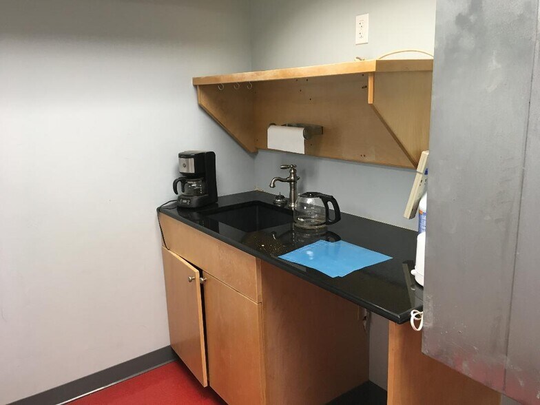 More Photos Of 5023 E Admiral Pl, Tulsa Warehouse For Sale