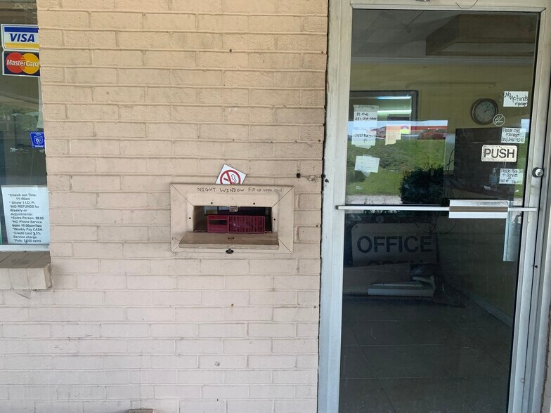 More Photos Of 3682 N College Ave, Jackson Hotel For Sale