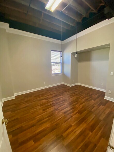 More Photos Of 2002 San Marco Blvd, Jacksonville Unknown For Lease