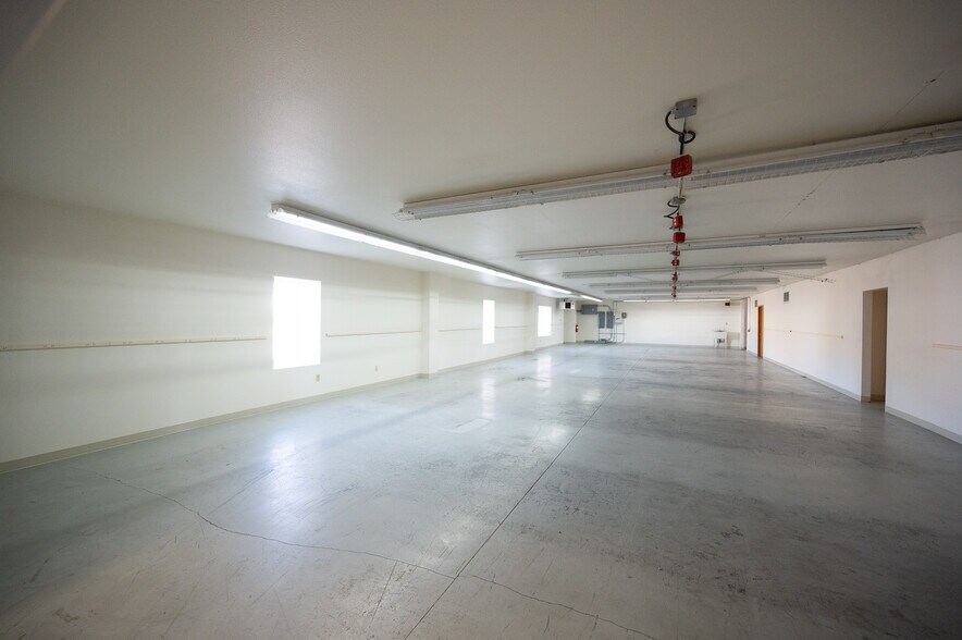 More Photos Of 93696 Highway 70, Chilcoot Warehouse For Lease