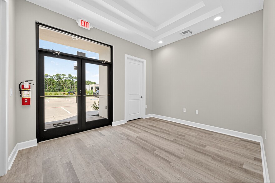 More Photos Of 13803 Madera Run, Humble Office For Sale