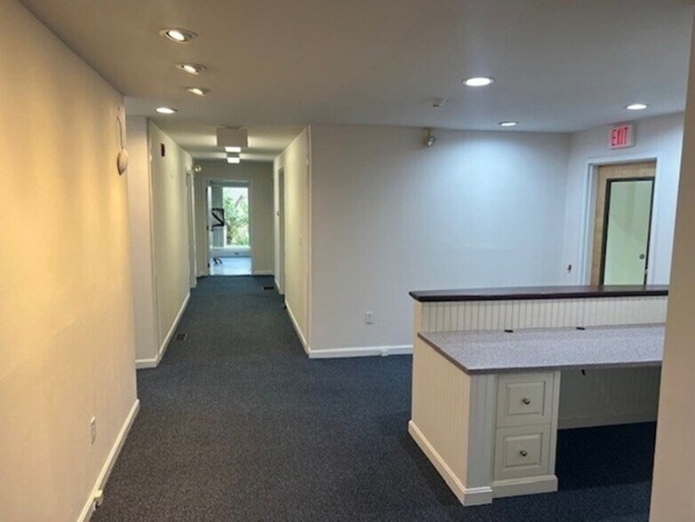 More Photos Of 15 Creek Rd, Marion Office For Sale