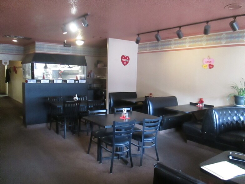 More Photos Of 117 N E St, Lakeview Specialty For Sale