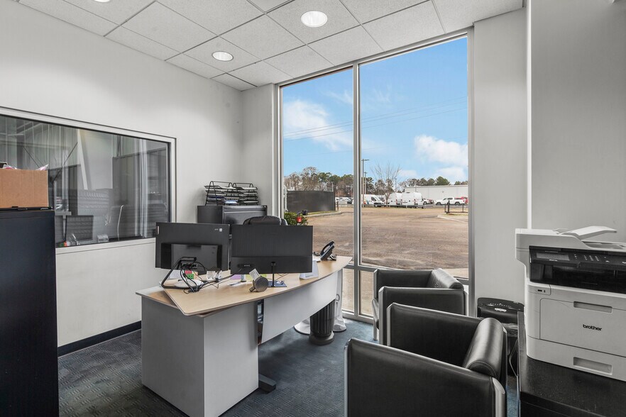 More Photos Of 5385 N I 55 St, Jackson Auto Dealership For Sale