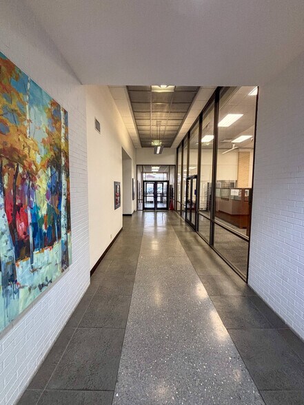 More Photos Of 100 Independence Pl, Tyler Office For Lease