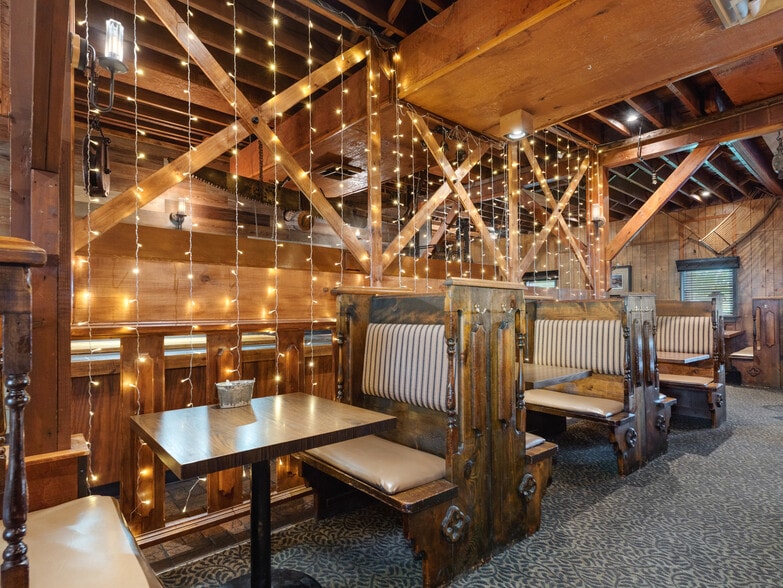 More Photos Of 2973 N Il Route 71, Ottawa Restaurant For Sale